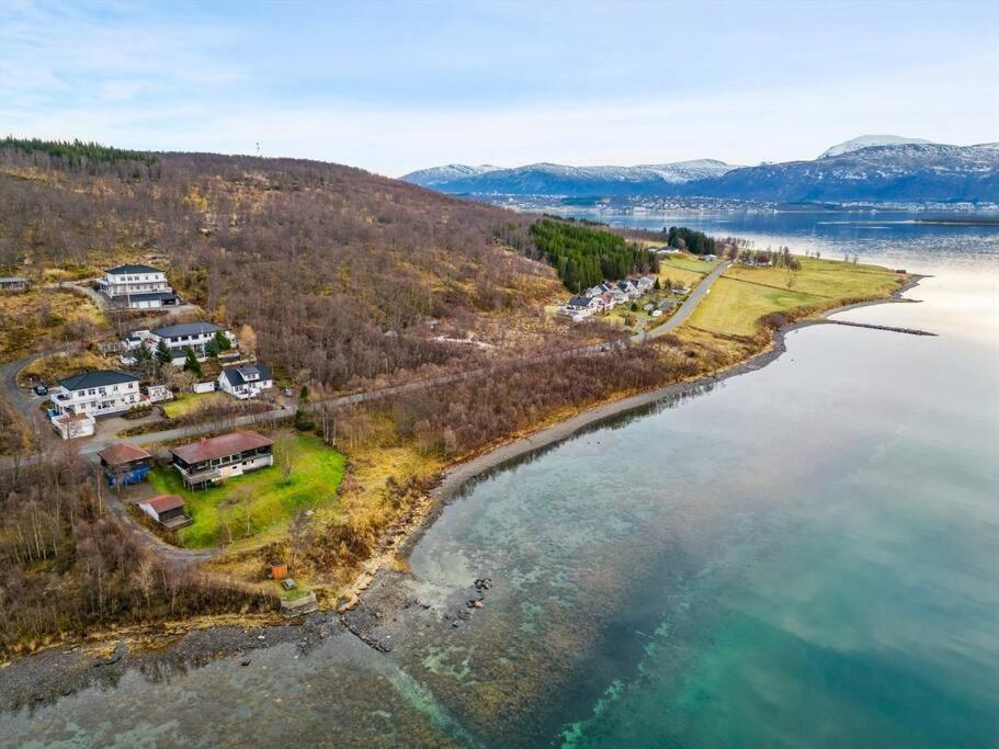 Hus Med Egen Strandlinje Tromsø Exteriör bild