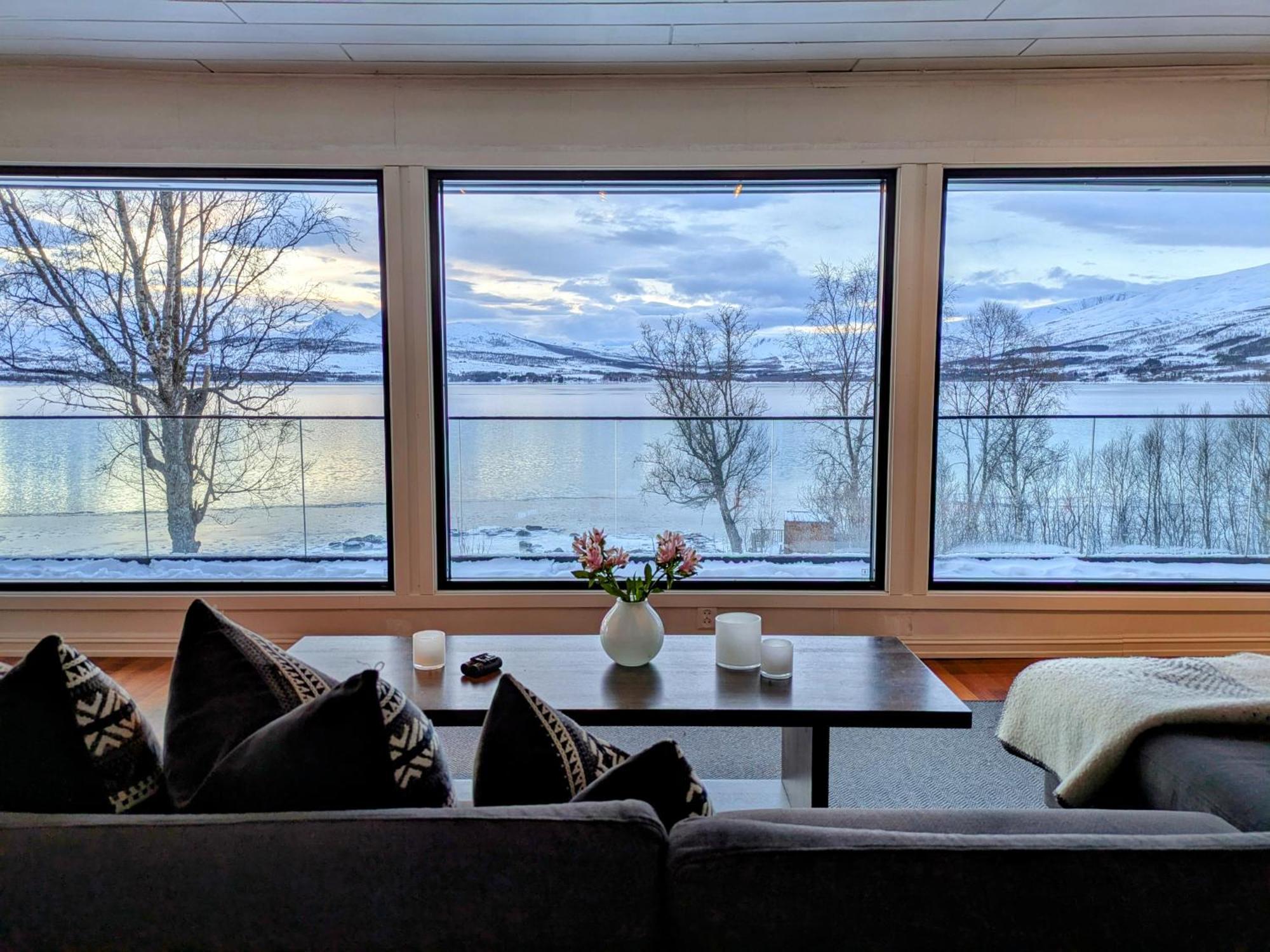 Hus Med Egen Strandlinje Tromsø Exteriör bild