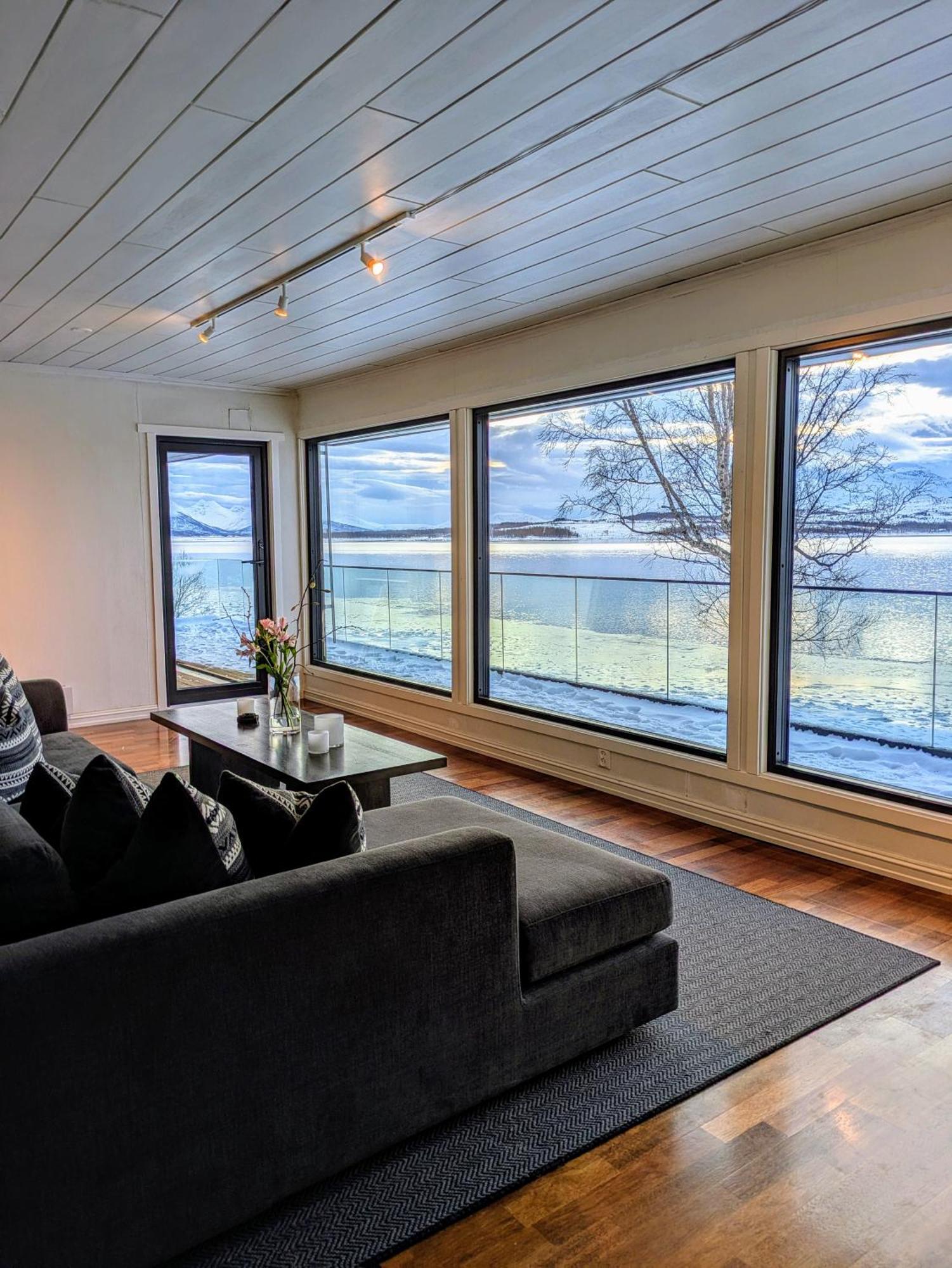 Hus Med Egen Strandlinje Tromsø Exteriör bild